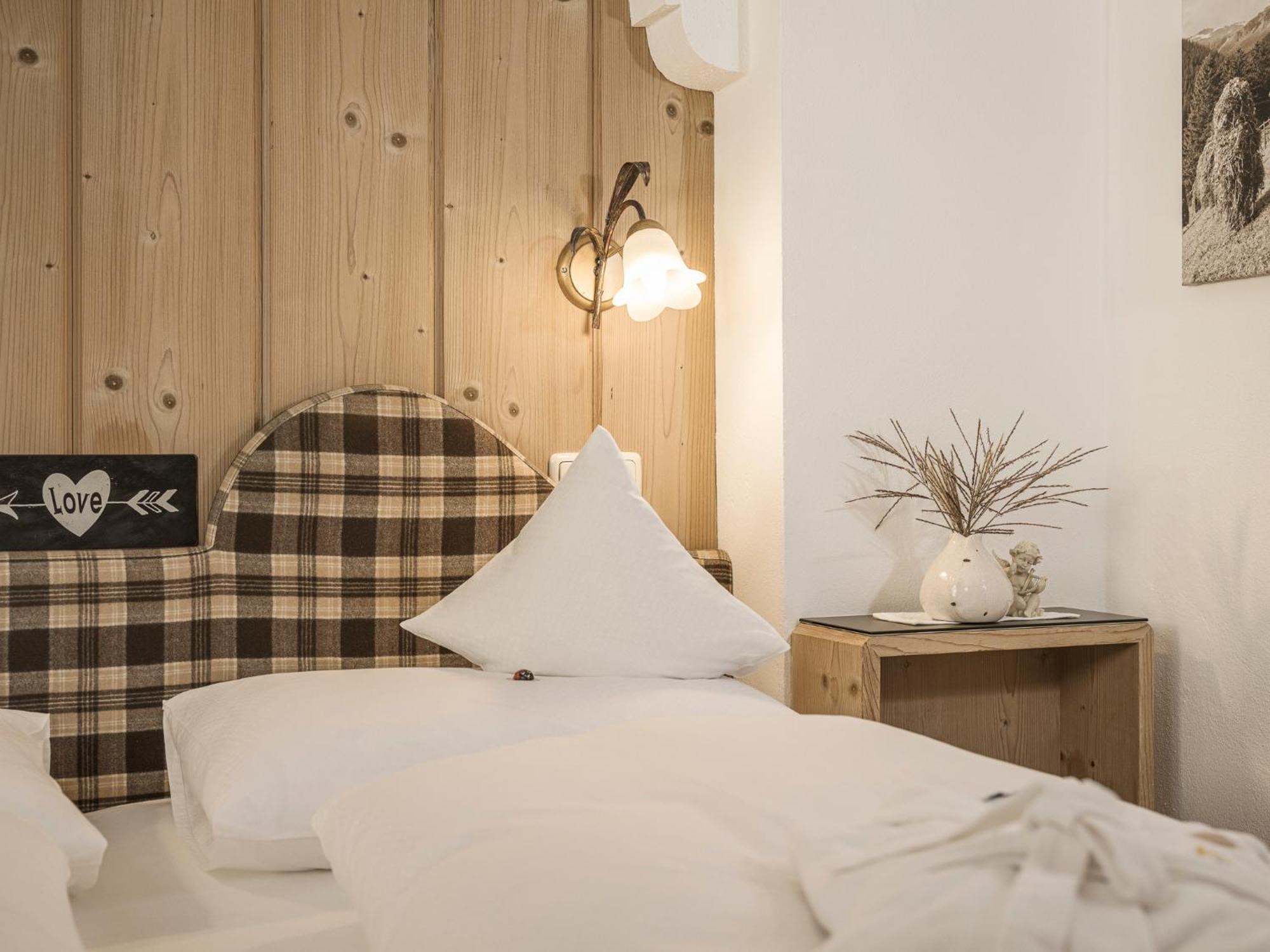 מאיירהופן Apparthotel "Landhaus Veronika" מראה חיצוני תמונה